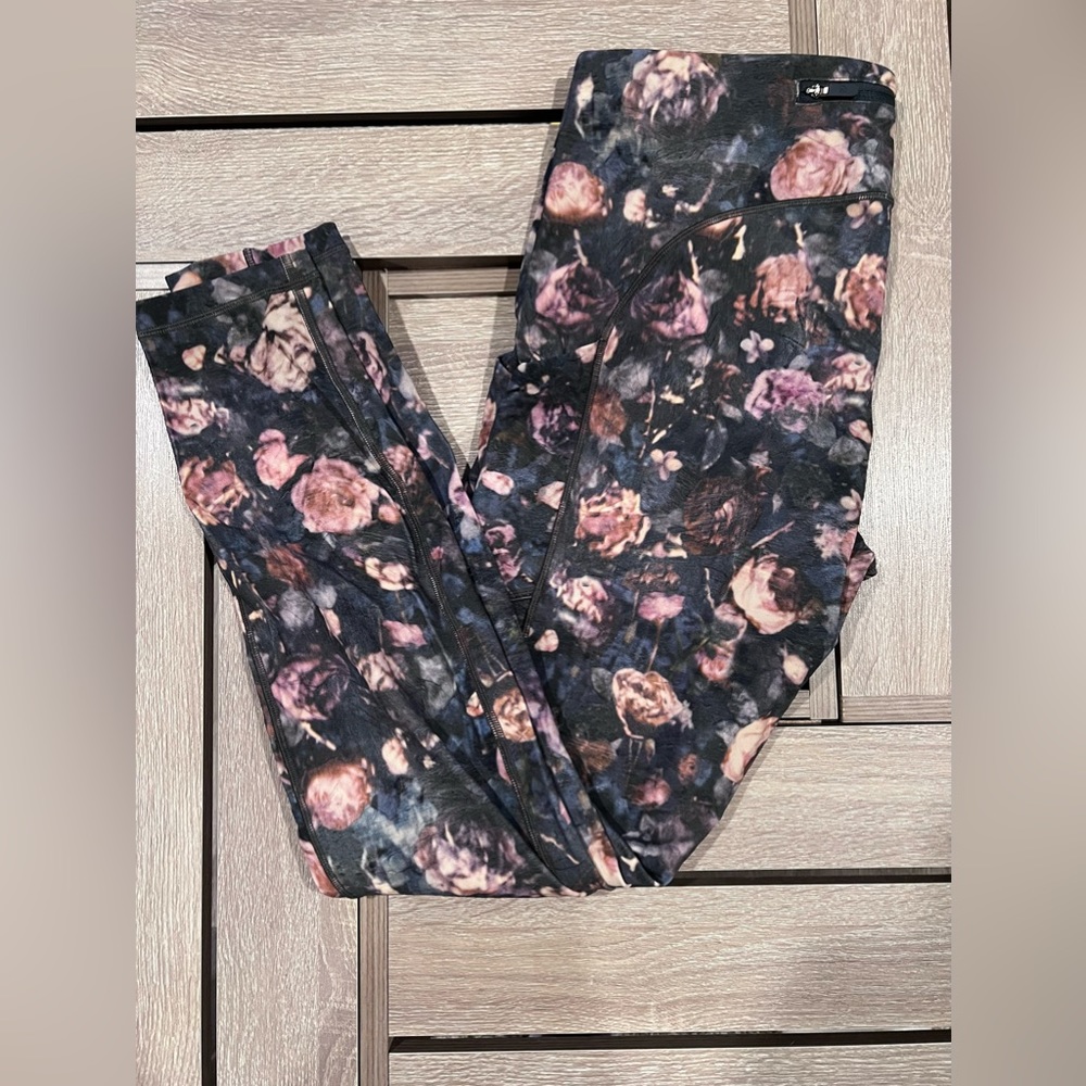 Lululemon Speed Up Tight 28” EUC